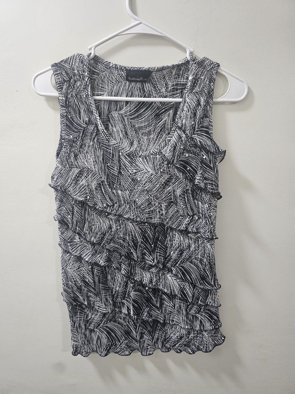 Brittany Black Abstract Print Pleated Sleeveless Top Size small